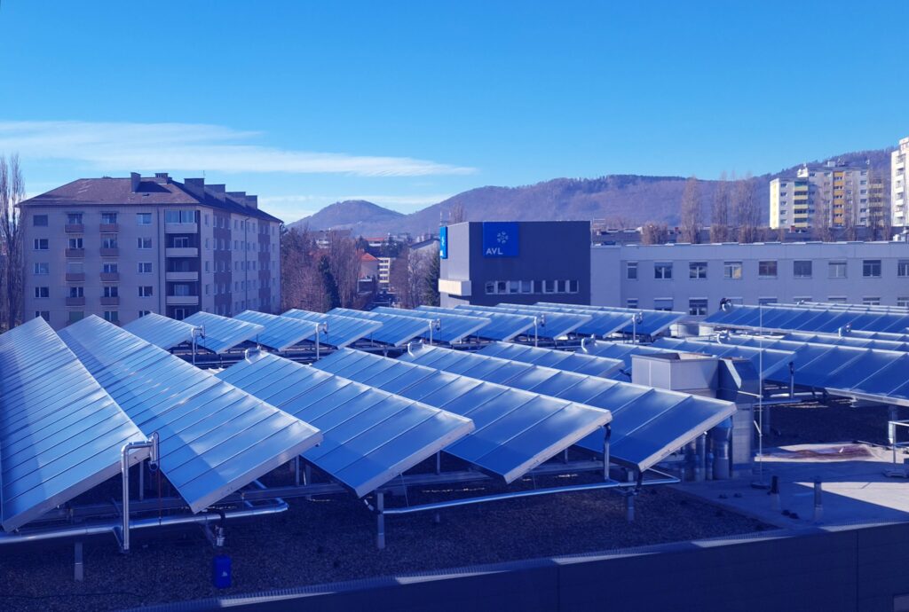 Kollektoren der Solarthermie Anlage AVL Graz