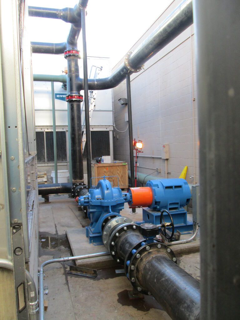 Technikraum des Kühlungssystems für die Desert Mountain High School