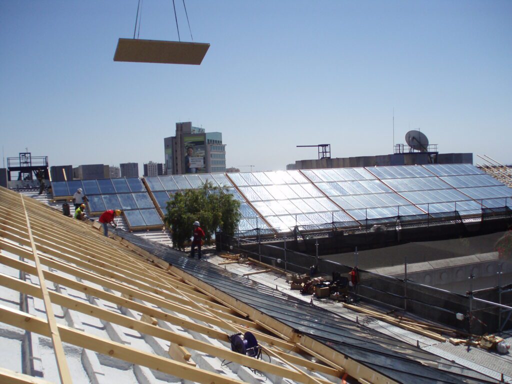 Solarkollektoren für Kühlungsanlage der Bank Caixa Geral de Depósitos in Lissabon